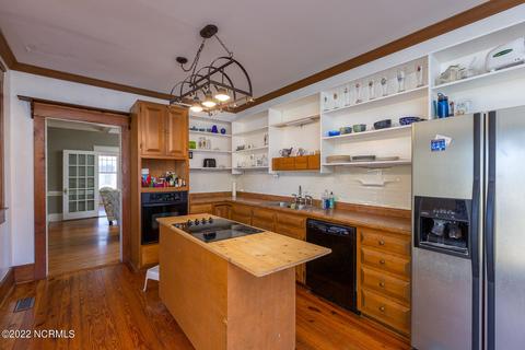 317 E Johnson St, Clinton, NC 28328 photo 9