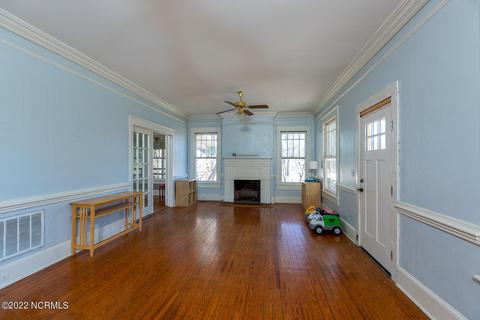 317 E Johnson St, Clinton, NC 28328 photo 5