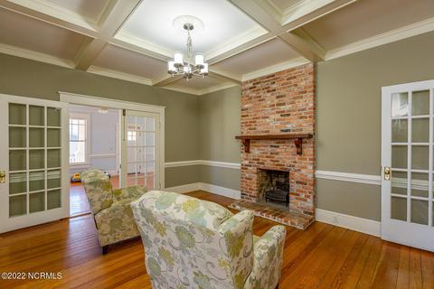 317 E Johnson St, Clinton, NC 28328 photo 7