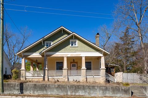 317 E Johnson St, Clinton, NC 28328 photo 2