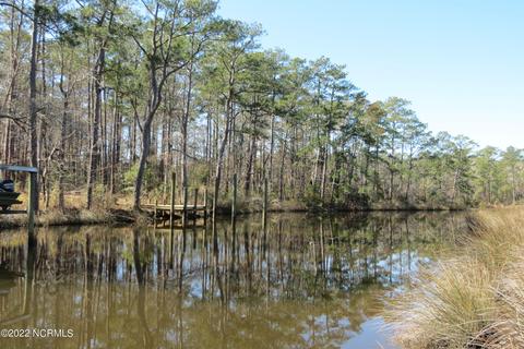 1320 Orchard Creek Rd, Oriental, NC 28571