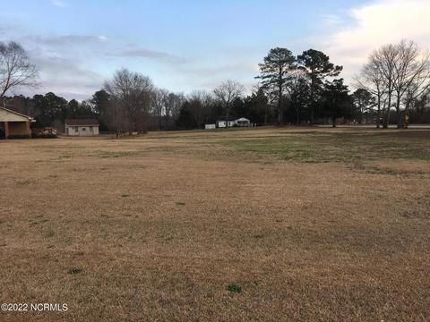 1121 Piney Neck Rd, Vanceboro, NC 28586