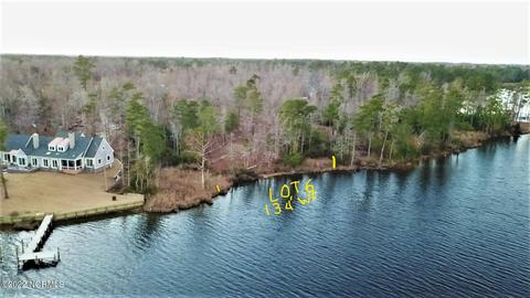 390 Baird Point Rd, Grantsboro, NC 28529