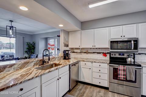 430 Widgeon Dr, Hampstead, NC 28443 photo 9