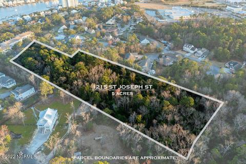 1215 Saint Joseph St, Carolina Beach, NC 28428