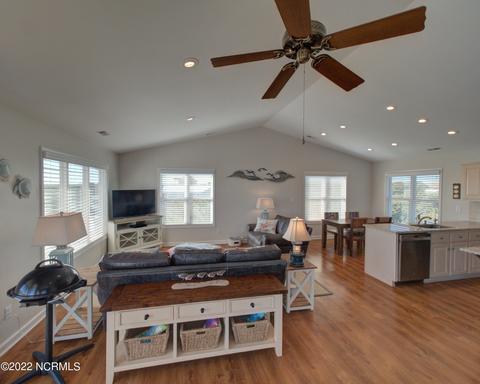 111 E Summer Pl, Emerald Isle, NC 28594 photo 11