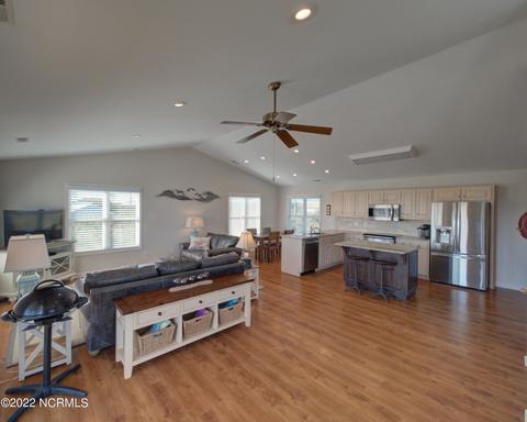 111 E Summer Pl, Emerald Isle, NC 28594 photo 10
