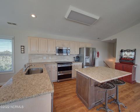 111 E Summer Pl, Emerald Isle, NC 28594 photo 15