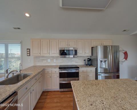 111 E Summer Pl, Emerald Isle, NC 28594 photo 16