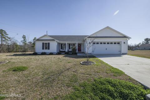 101 Deacons Ridge Rd, Hubert, NC 28539 photo 1