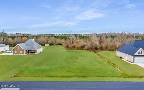 1630 Prop Dr, Winterville, NC 28590
