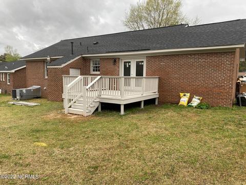 2102 Fieldcrest Rd E, Wilson, NC 27893 photo 2