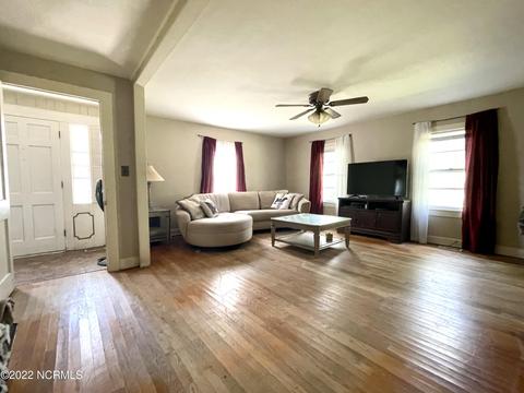 649 Riggs Rd, Hubert, NC 28539 photo 5