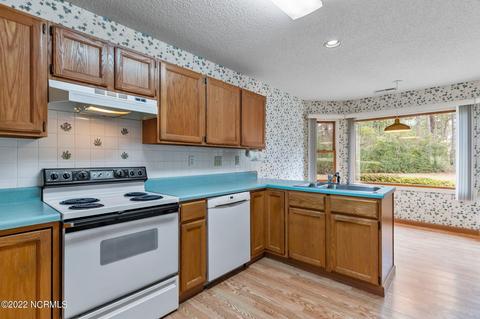 118 Pine Needle Dr, Hampstead, NC 28443 photo 10