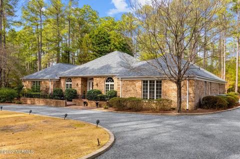 14 Pinewild Dr, Pinehurst, NC 28374 photo 3