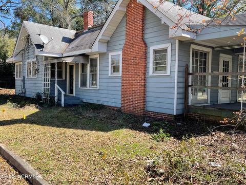 322 Spring St, Hamlet, NC 28345 photo 2
