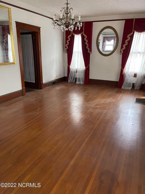 322 Spring St, Hamlet, NC 28345 photo 5