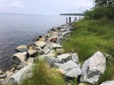 215 Hickory Point Rd, Aurora, NC 27806