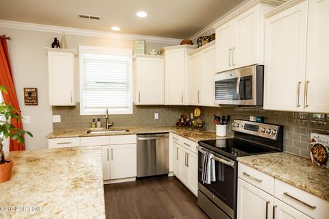 7833 Champlain Dr, Wilmington, NC 28412 photo 21