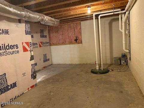 1024 Devonshire Trl, Aberdeen, NC 28315 photo 23