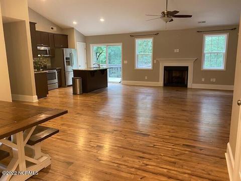 1024 Devonshire Trl, Aberdeen, NC 28315 photo 3