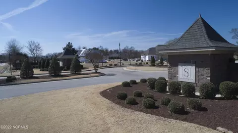6100 Devonshire Dr, Wilson, NC 27896 photo 4