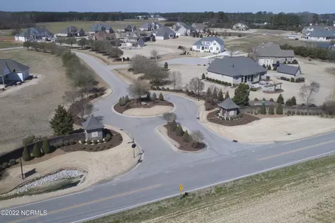 6100 Devonshire Dr, Wilson, NC 27896 photo 2