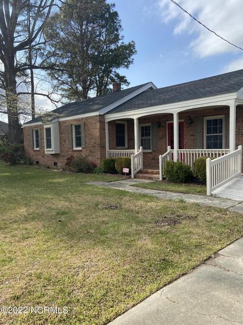 408 E Main St, Whitakers, NC 27891 photo 2