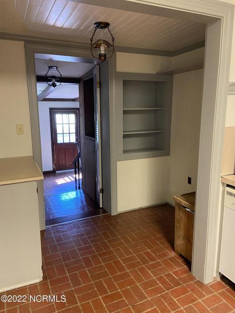 408 E Main St, Whitakers, NC 27891 photo 7