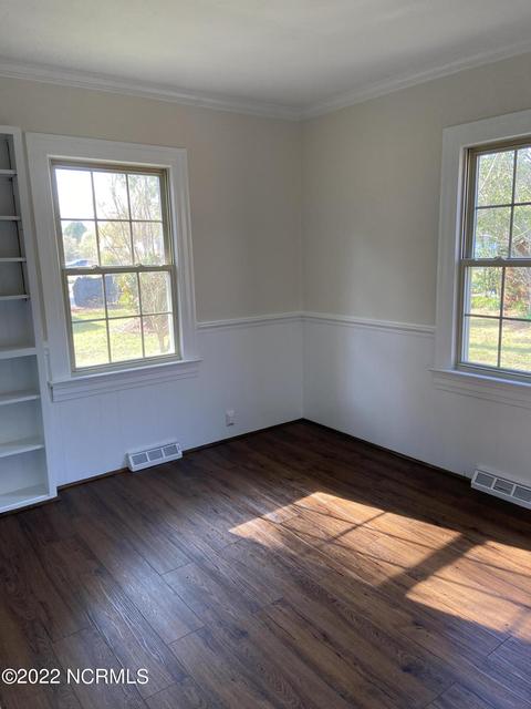 408 E Main St, Whitakers, NC 27891 photo 9