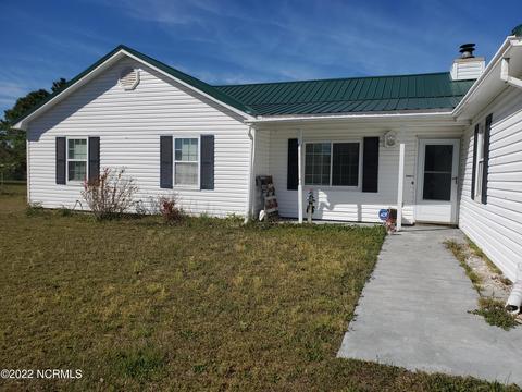 415 E Volant St, Hubert, NC 28539 photo 2
