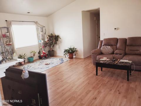 415 E Volant St, Hubert, NC 28539 photo 5