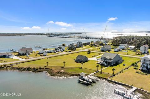 213 Straits Haven Rd, Beaufort, NC 28516