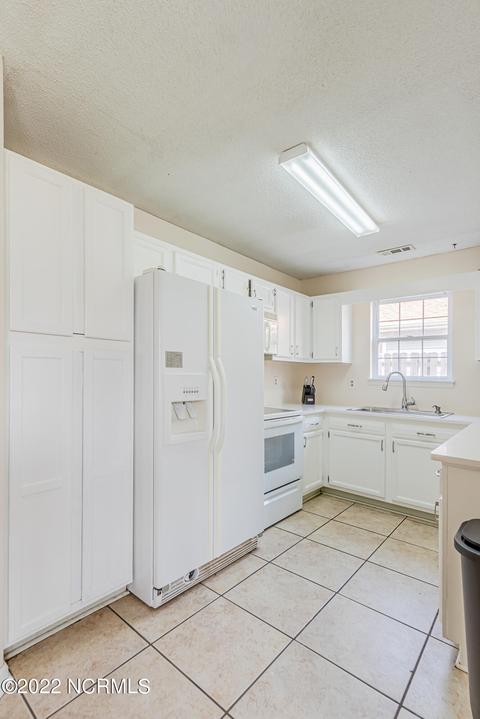 3017 E Windgate Ct, Jacksonville, NC 28546 photo 9