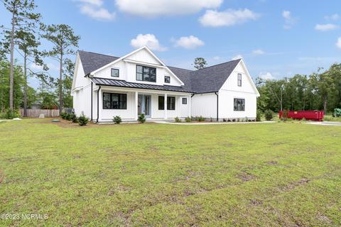 209 Hampton Ct, Hampstead, NC 28443 photo 3
