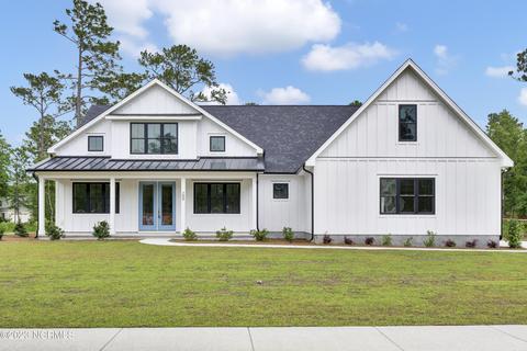 209 Hampton Ct, Hampstead, NC 28443