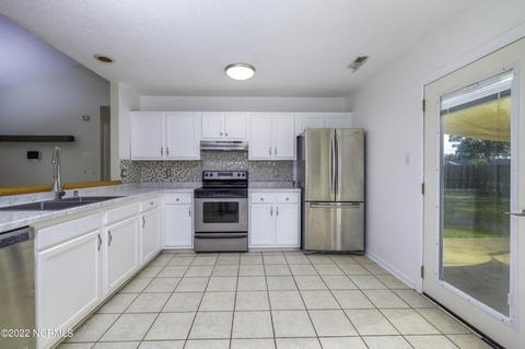 107 Dayrell Dr, Hubert, NC 28539 photo 8