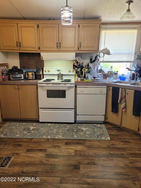681 Straits Rd, Gloucester, NC 28528 photo 8