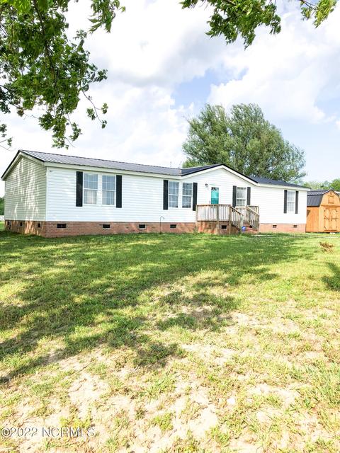 284 Gregory Fork Rd, Richlands, NC 28574 photo 2