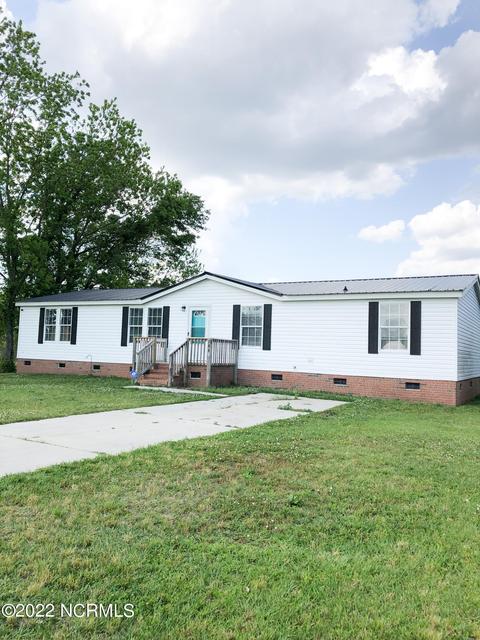 284 Gregory Fork Rd, Richlands, NC 28574 photo 3