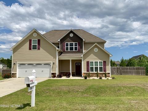 302 Mango Pl N, Hubert, NC 28539 photo 1