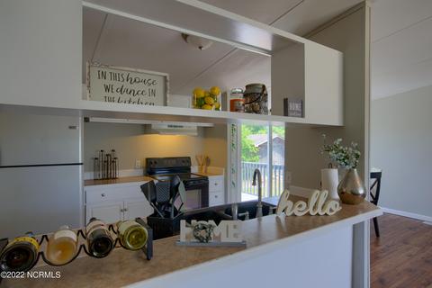 108 Pond Dr, Hubert, NC 28539 photo 5