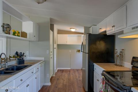 108 Pond Dr, Hubert, NC 28539 photo 10