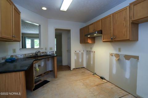 244 Firetree Ln, West End, NC 27376 photo 6