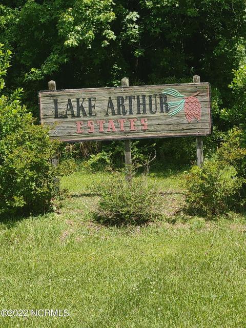 264 Lake Arthur Dr, Newport, NC 28570