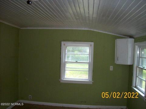 210 E Broad St, Beulaville, NC 28518 photo 10