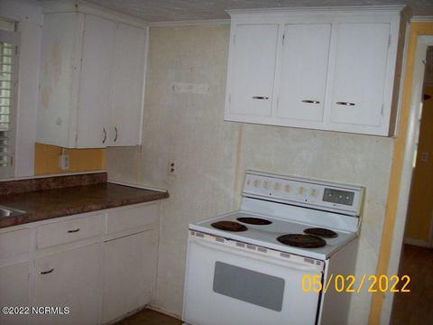 210 E Broad St, Beulaville, NC 28518 photo 8