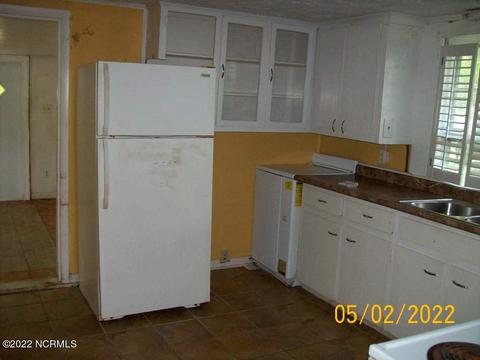 210 E Broad St, Beulaville, NC 28518 photo 17