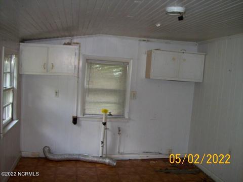 210 E Broad St, Beulaville, NC 28518 photo 9