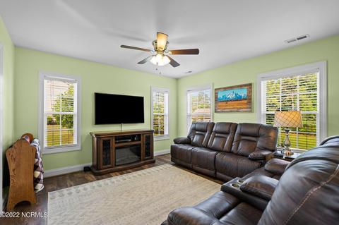 75 Bergman St, Hampstead, NC 28443 photo 8